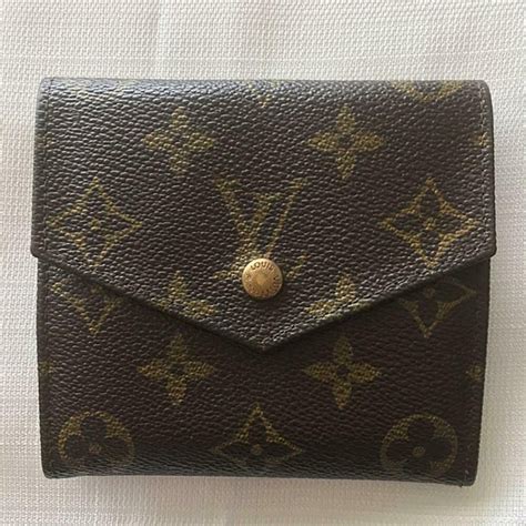 Louis Vuitton tracking number